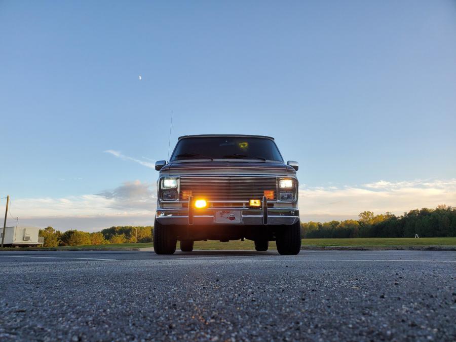  Chevrolet G20 Conversion Van  (CG21305) 1988 года  (фото 36 из 257)